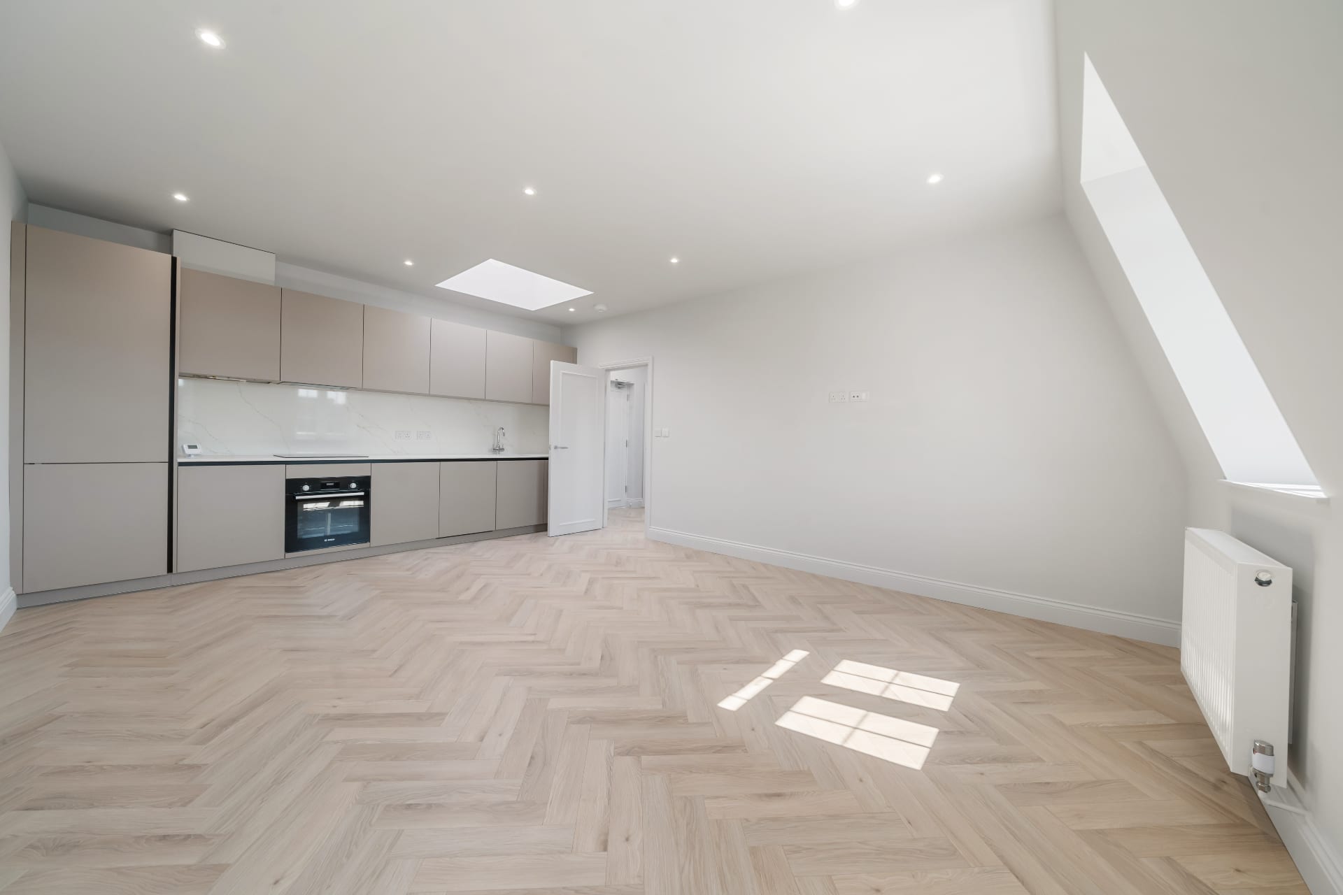 Bel Air Court — image 4
